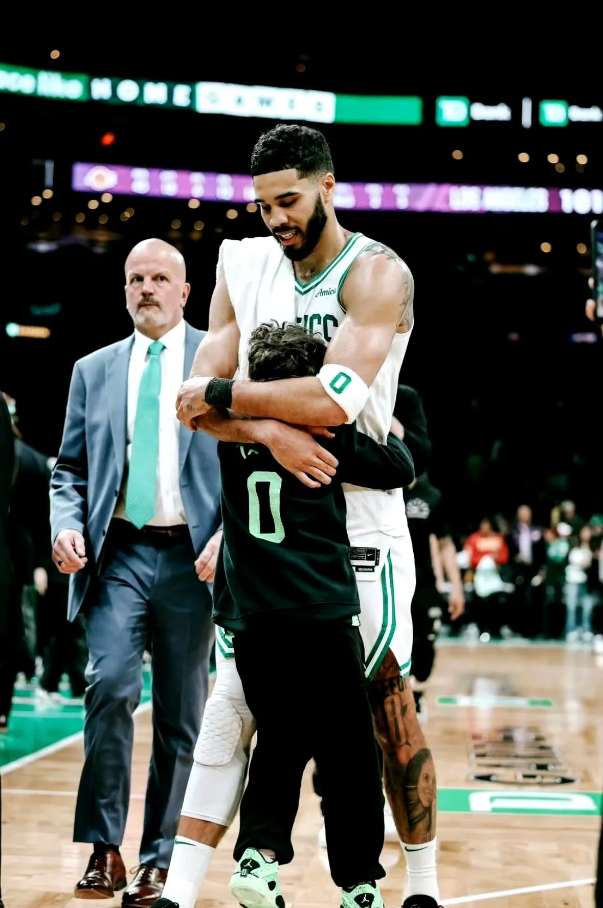  里程碑夜波士顿凯尔特人主帅复盘，NBA总决赛集结日刷纪录，底气十足，赛程密集仍需轮换