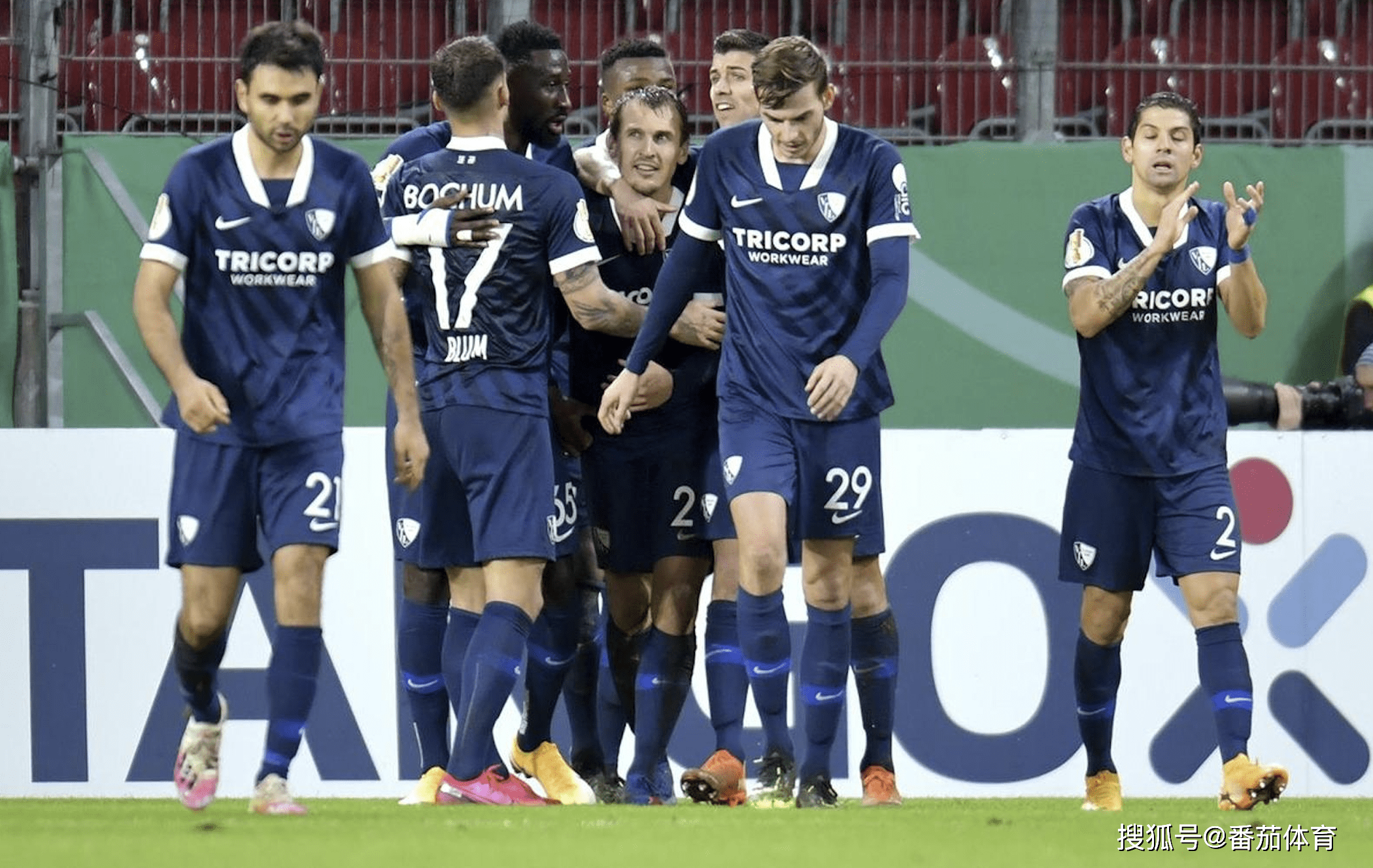 澳大利亚军舰过航台海挑衅 澳大利亚军舰过航台海挑衅